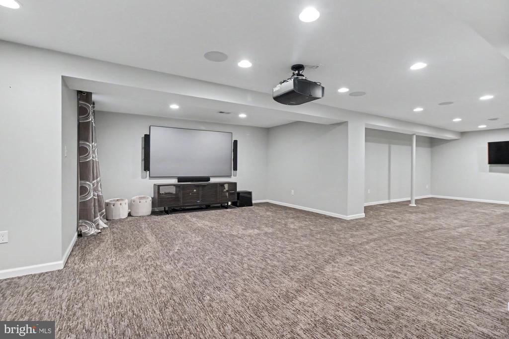 306 LOGANWOOD COURT