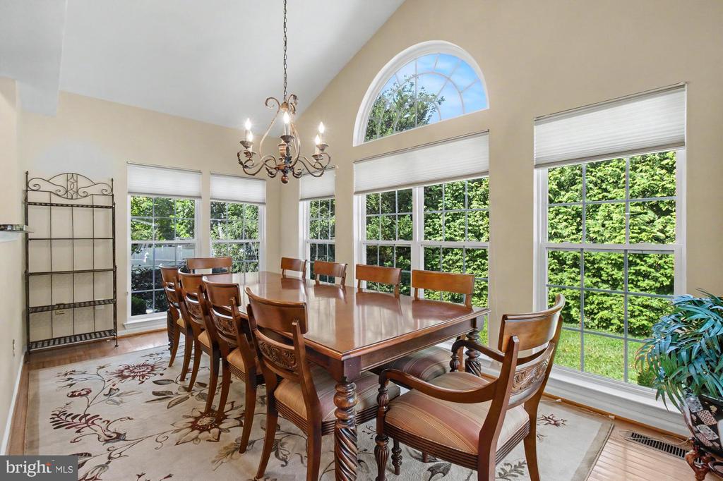 306 LOGANWOOD COURT