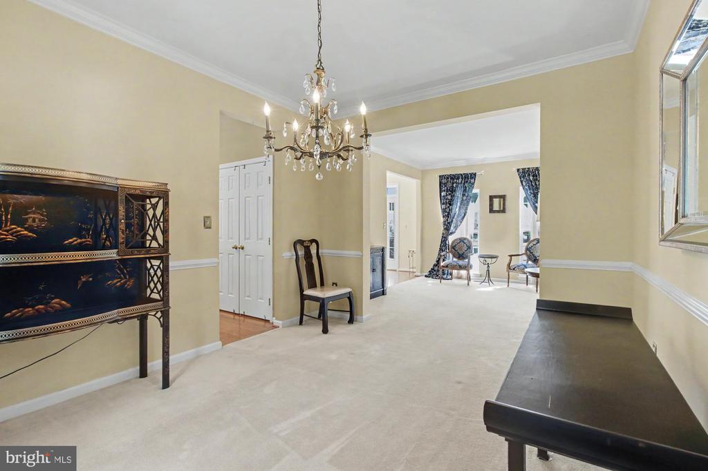 306 LOGANWOOD COURT