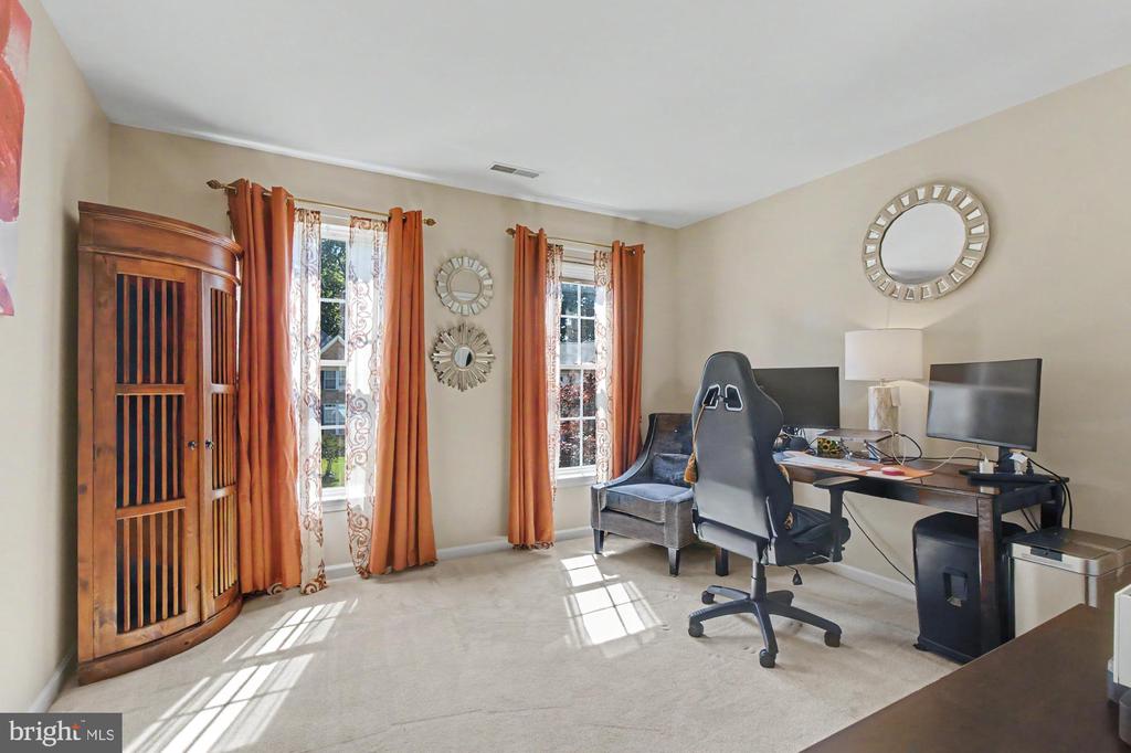 306 LOGANWOOD COURT