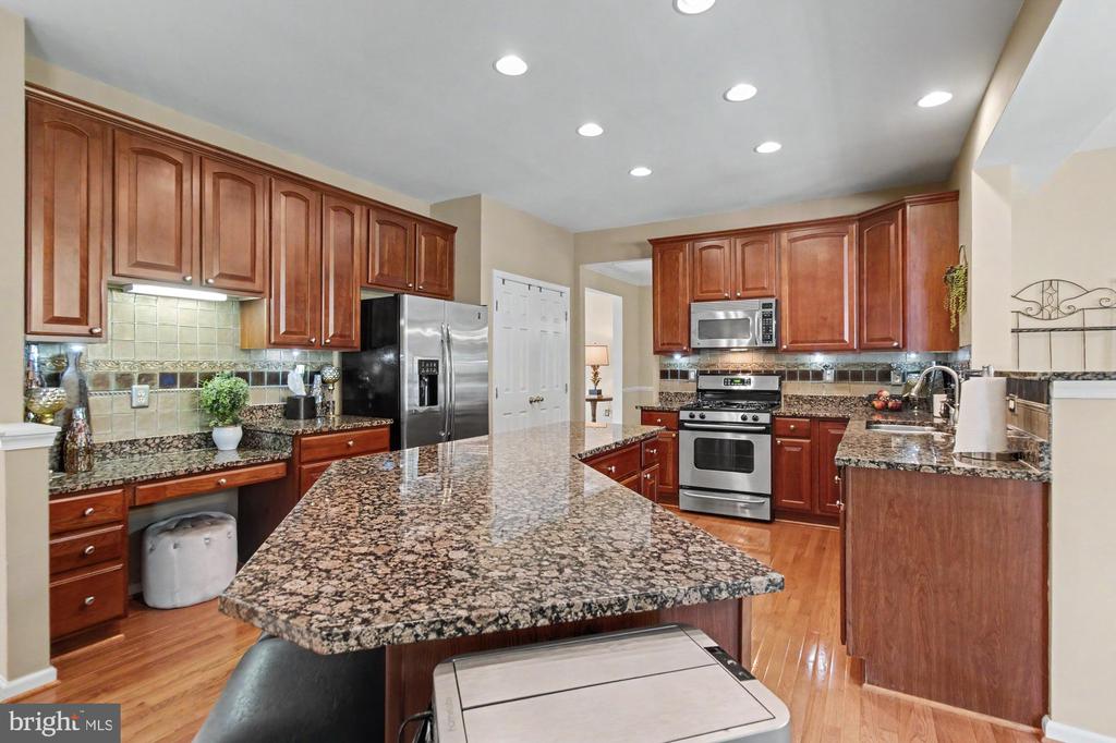 306 LOGANWOOD COURT