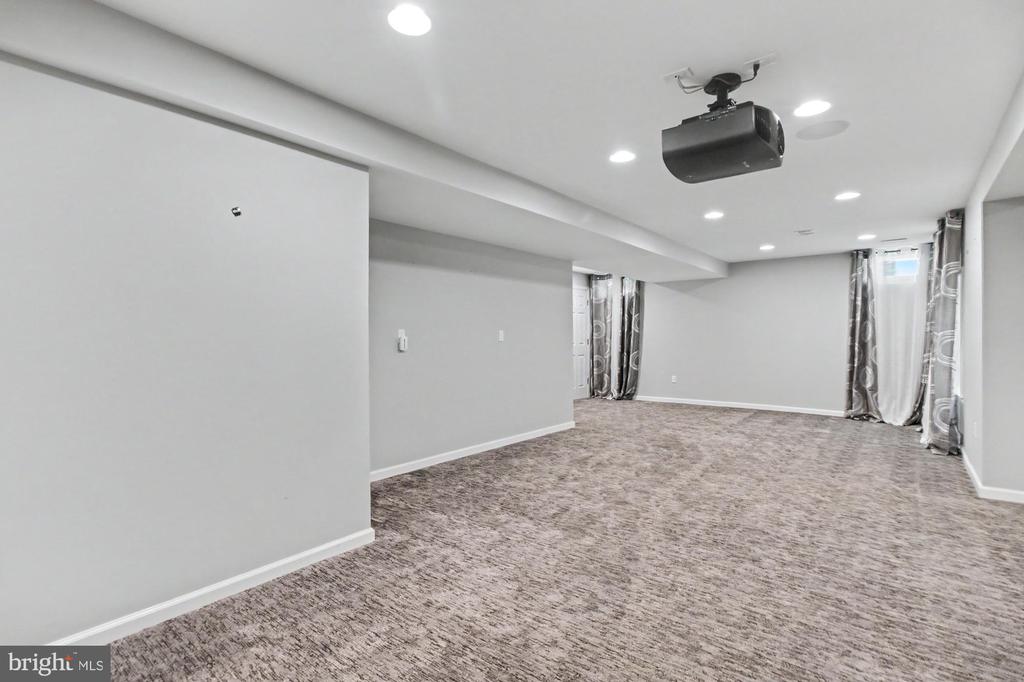 306 LOGANWOOD COURT