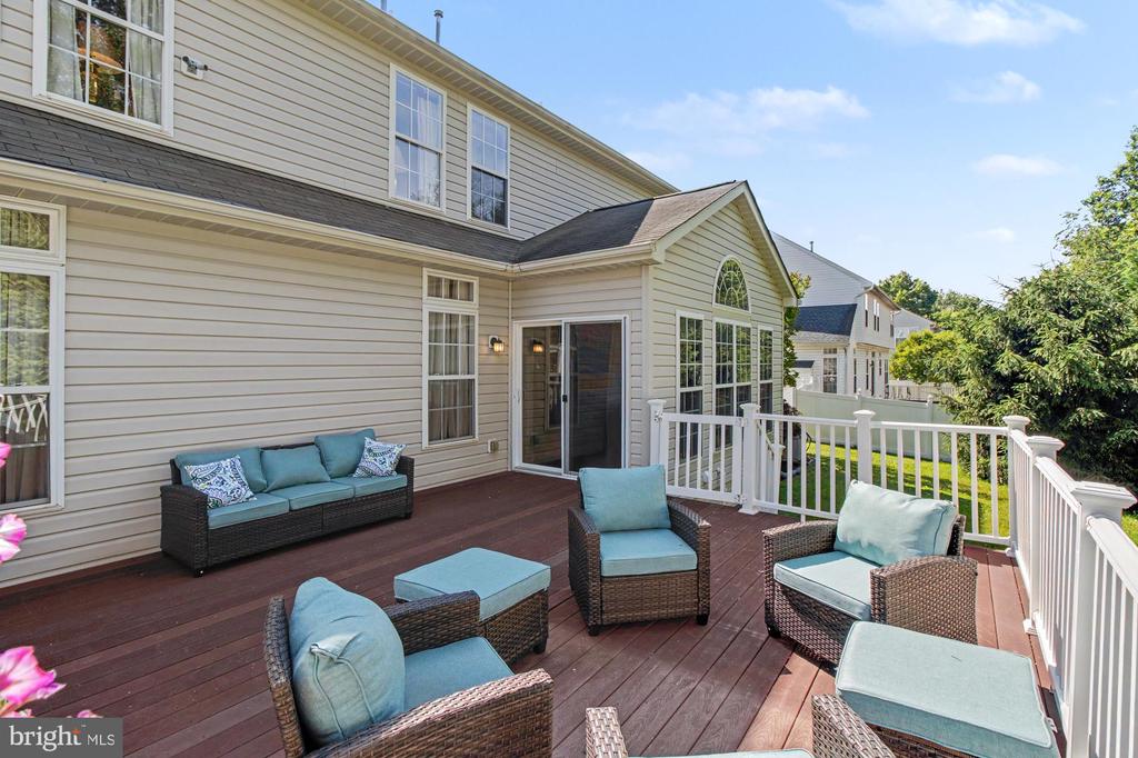 306 LOGANWOOD COURT