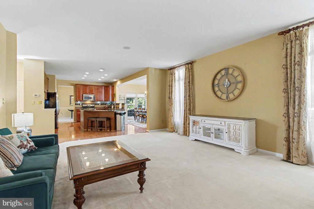 306 LOGANWOOD COURT