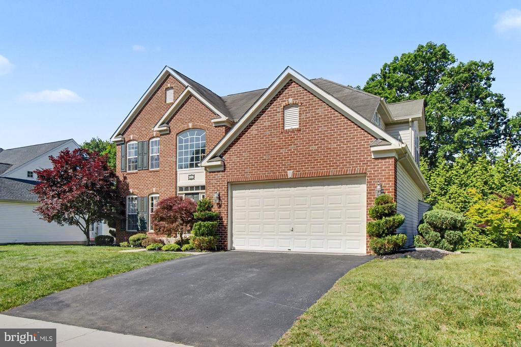306 LOGANWOOD COURT