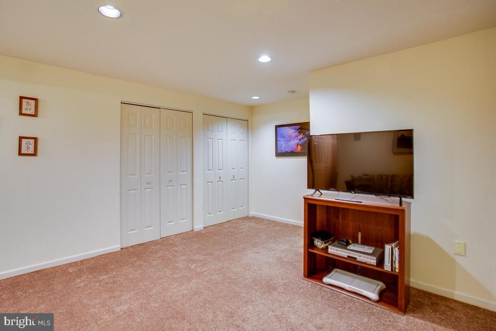 9625 LARCHMEDE COURT