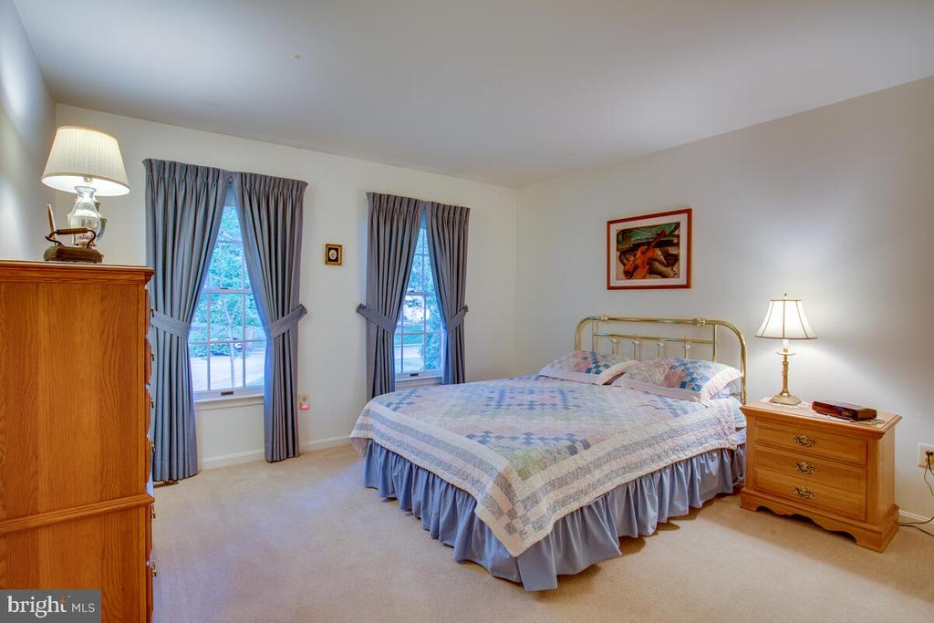 9625 LARCHMEDE COURT