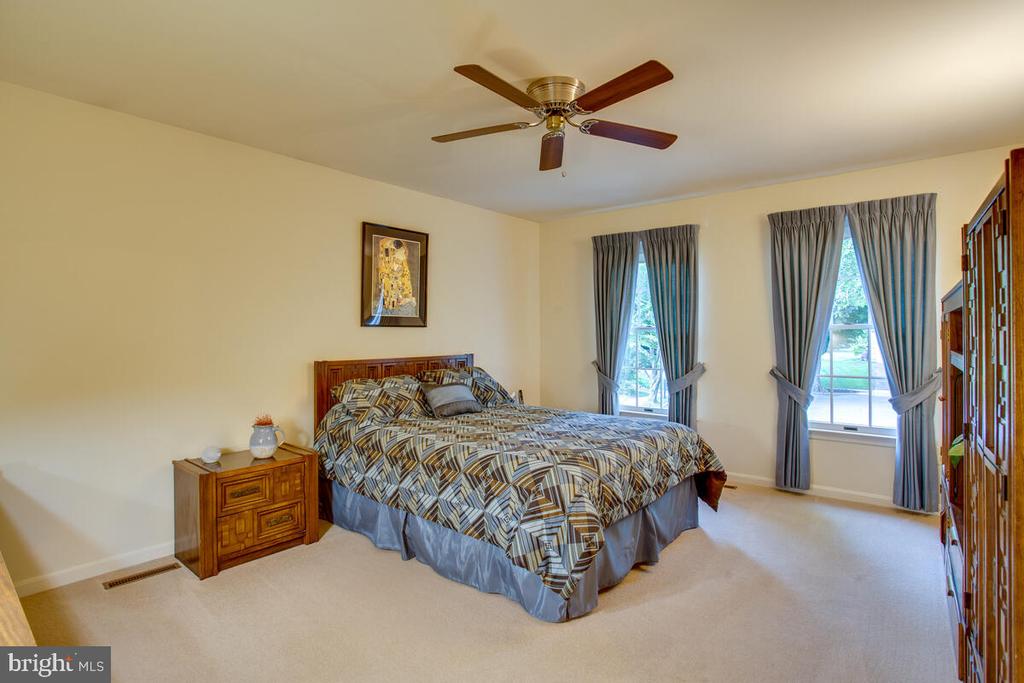 9625 LARCHMEDE COURT