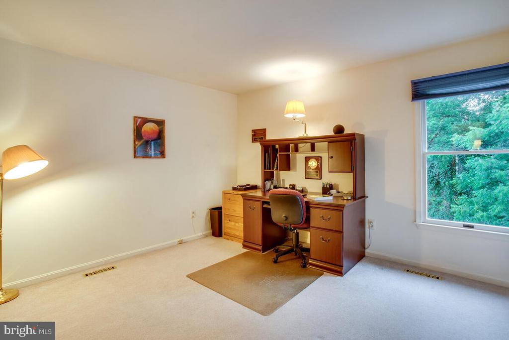 9625 LARCHMEDE COURT