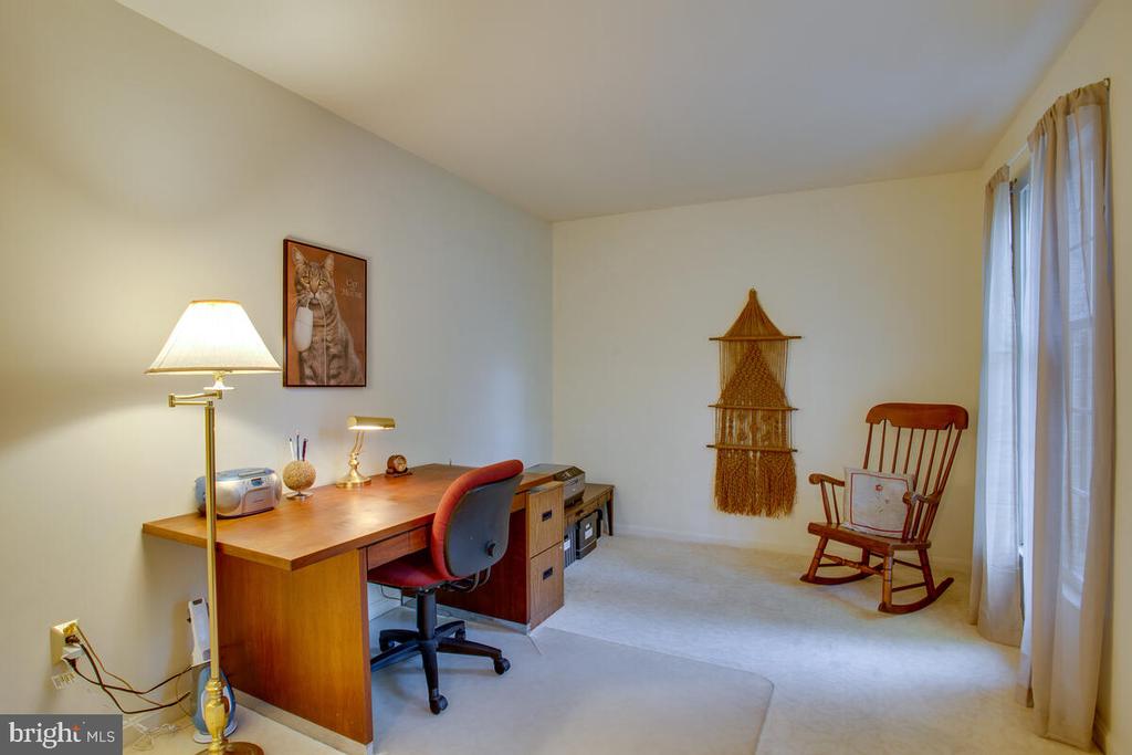 9625 LARCHMEDE COURT