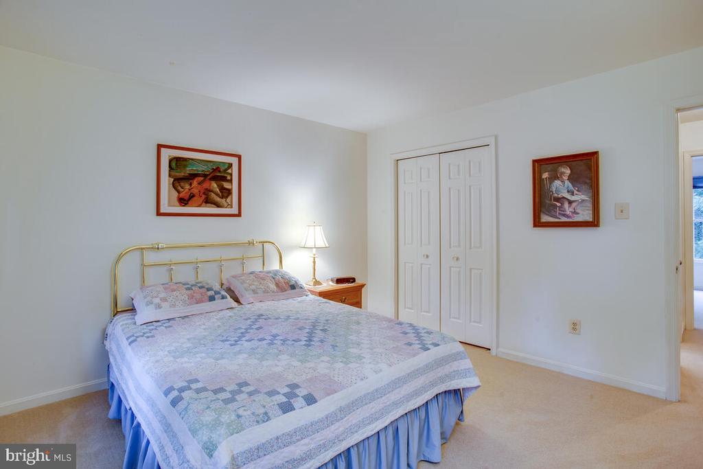 9625 LARCHMEDE COURT