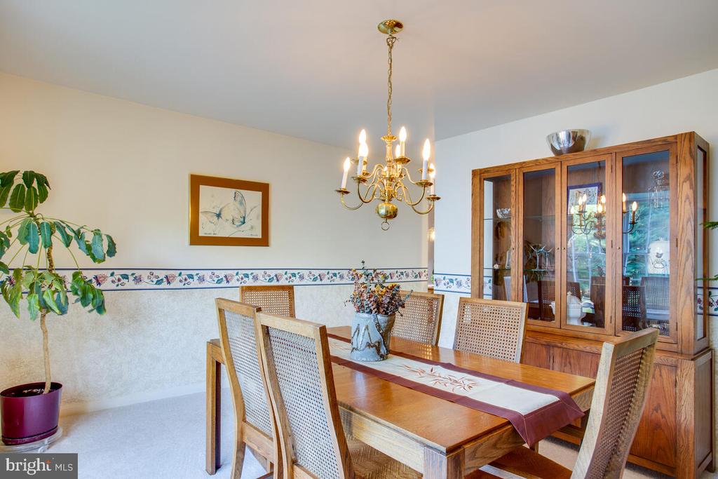 9625 LARCHMEDE COURT