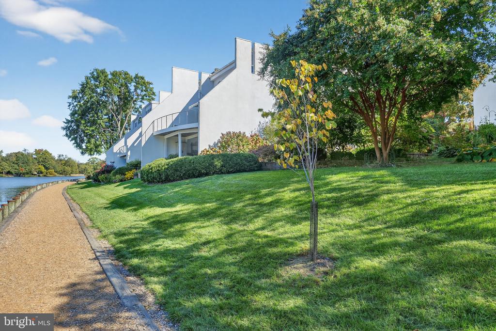 10301 WILDE LAKE TERRACE