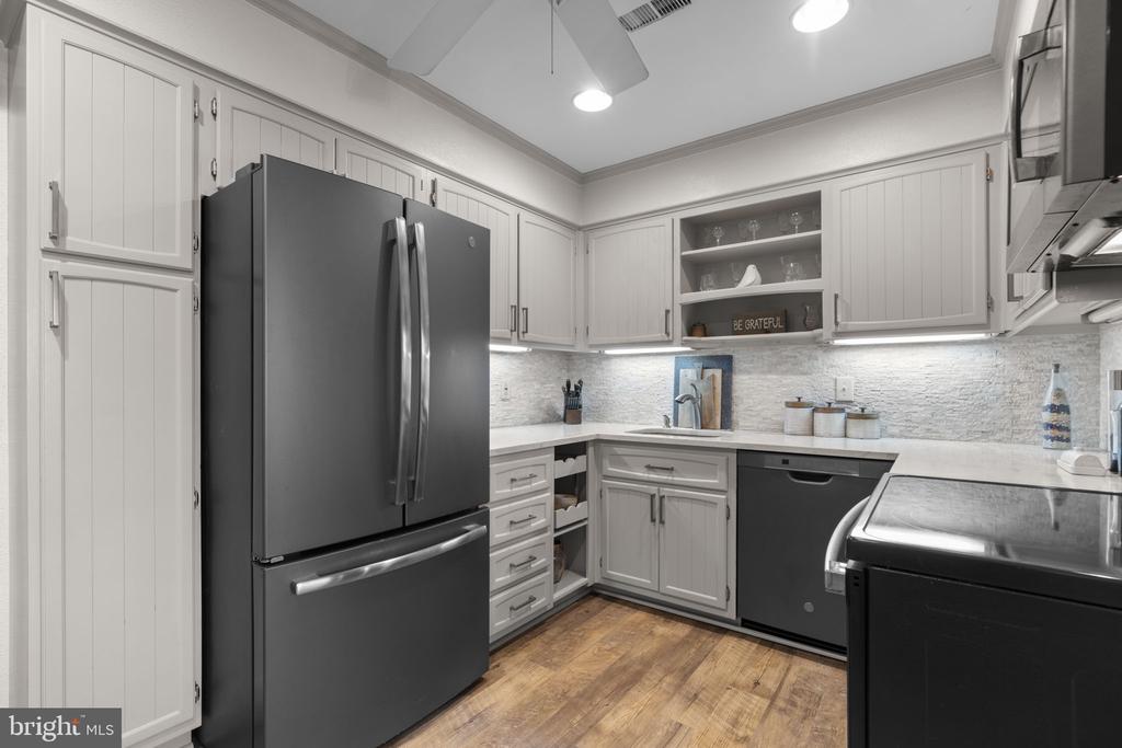 10077 WINDSTREAM DRIVE Unit: 4