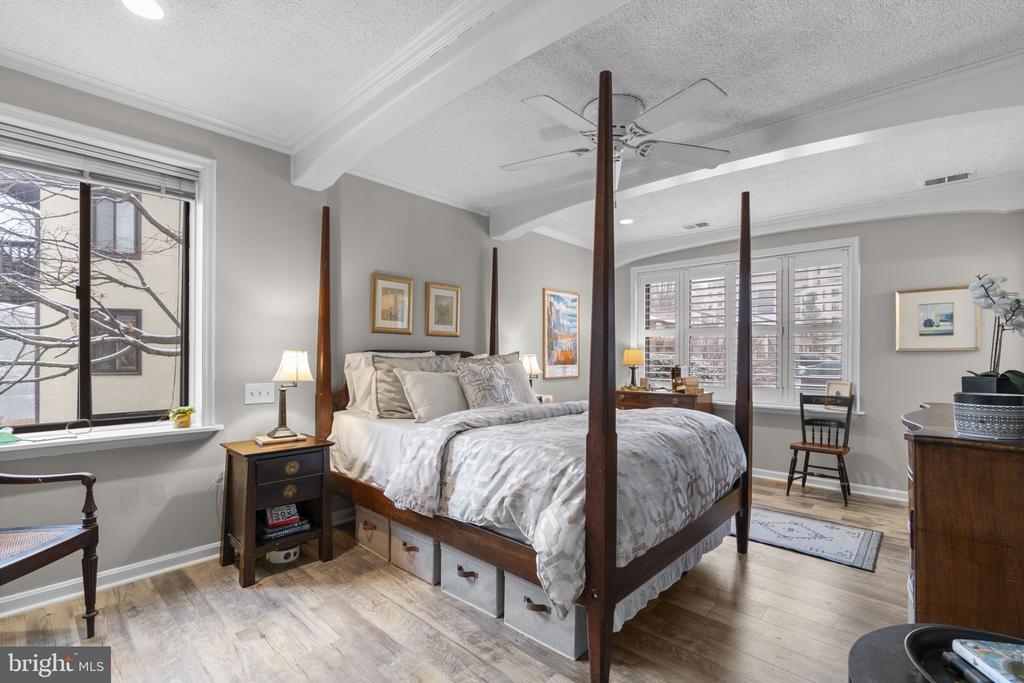 10077 WINDSTREAM DRIVE Unit: 4