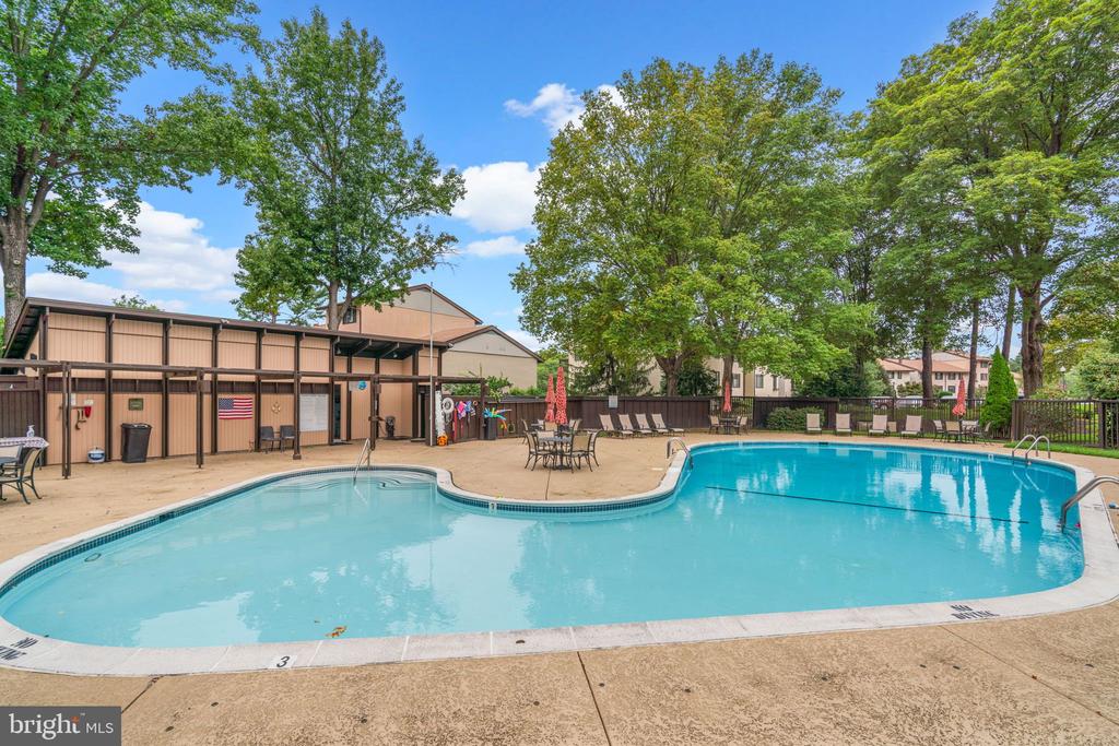 10077 WINDSTREAM DRIVE Unit: 4