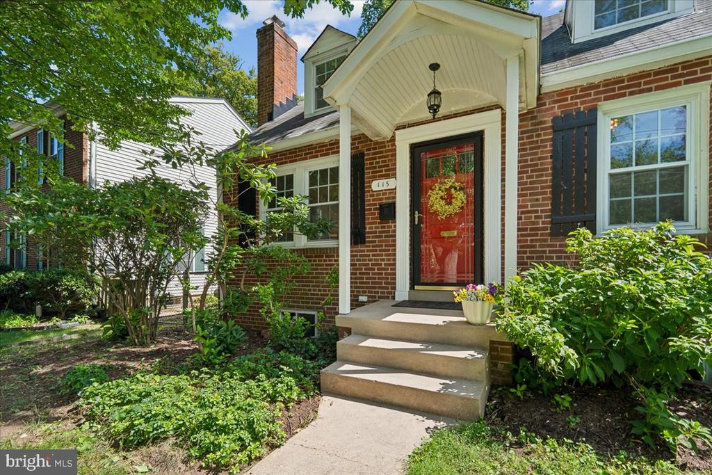 115 EASTMOOR DRIVE