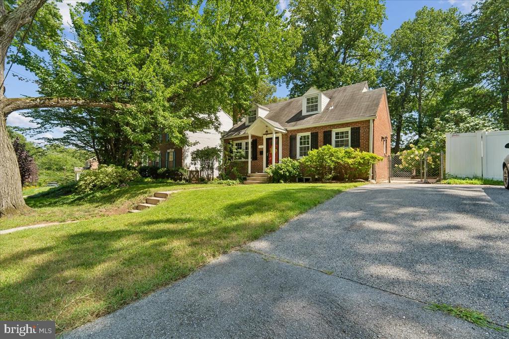 115 EASTMOOR DRIVE