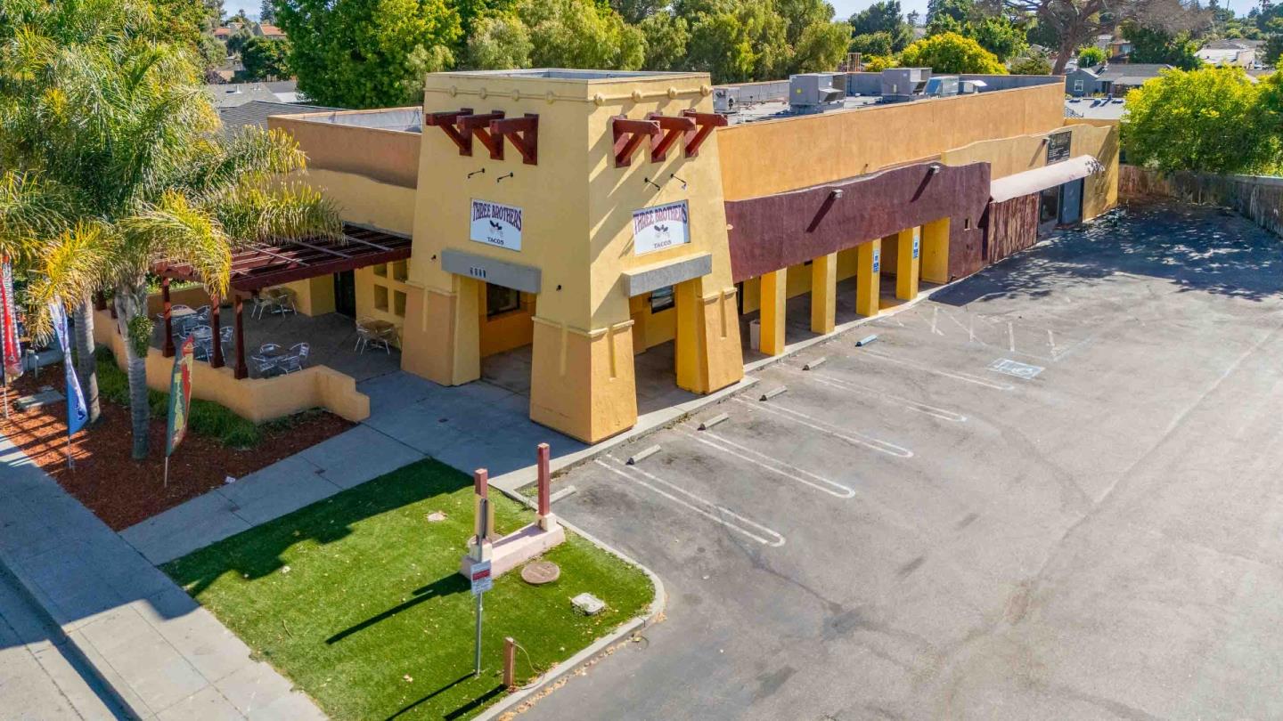 2220 University Avenue