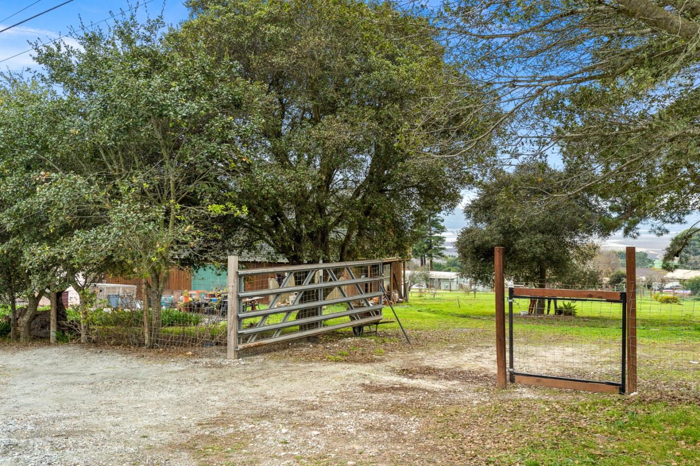 648 Farasi Lane