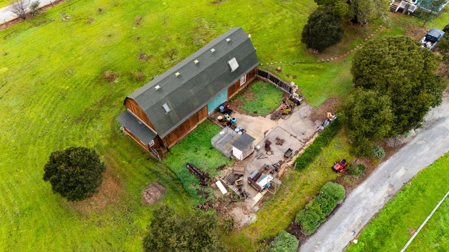648 Farasi Lane