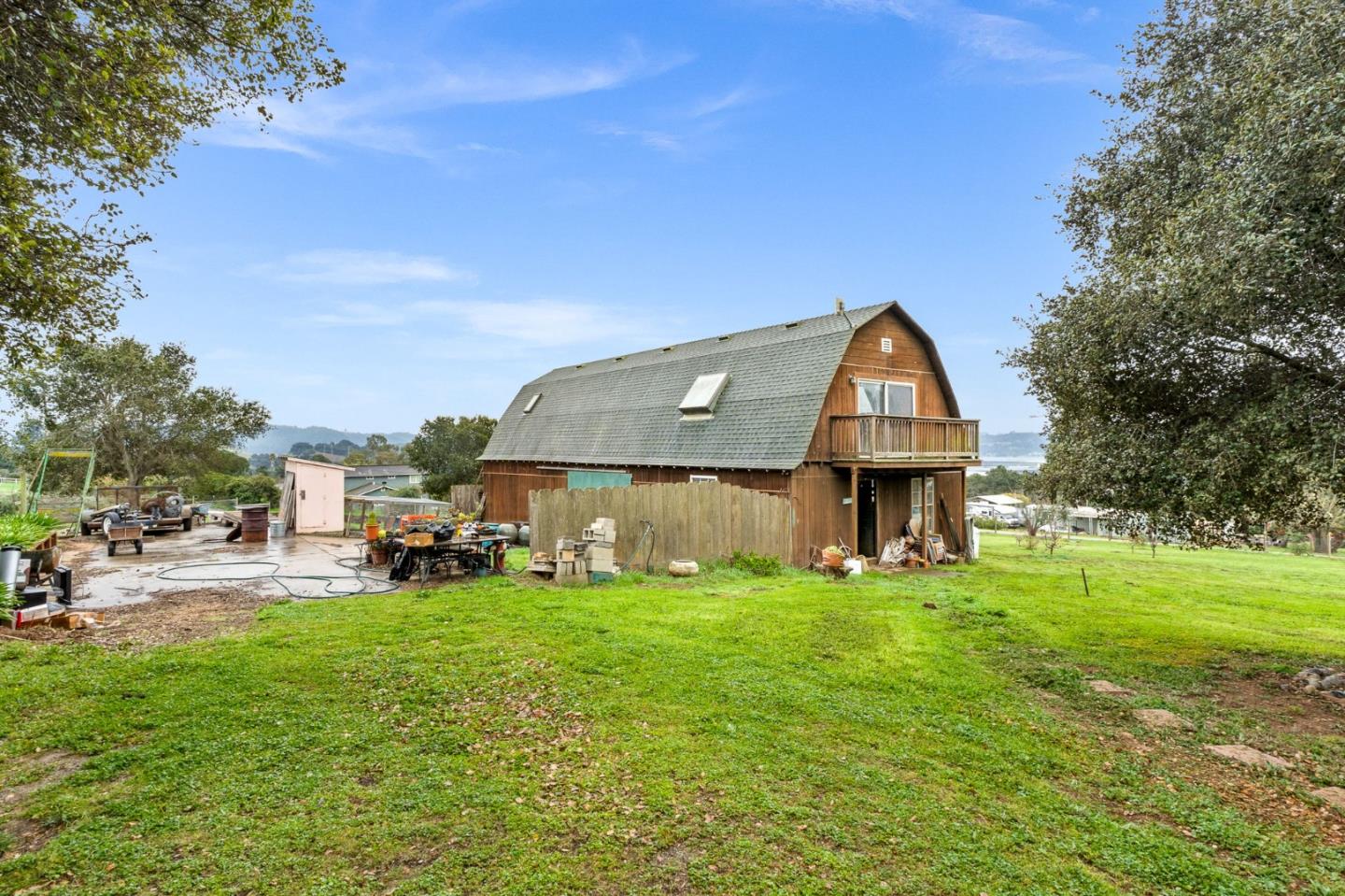 648 Farasi Lane