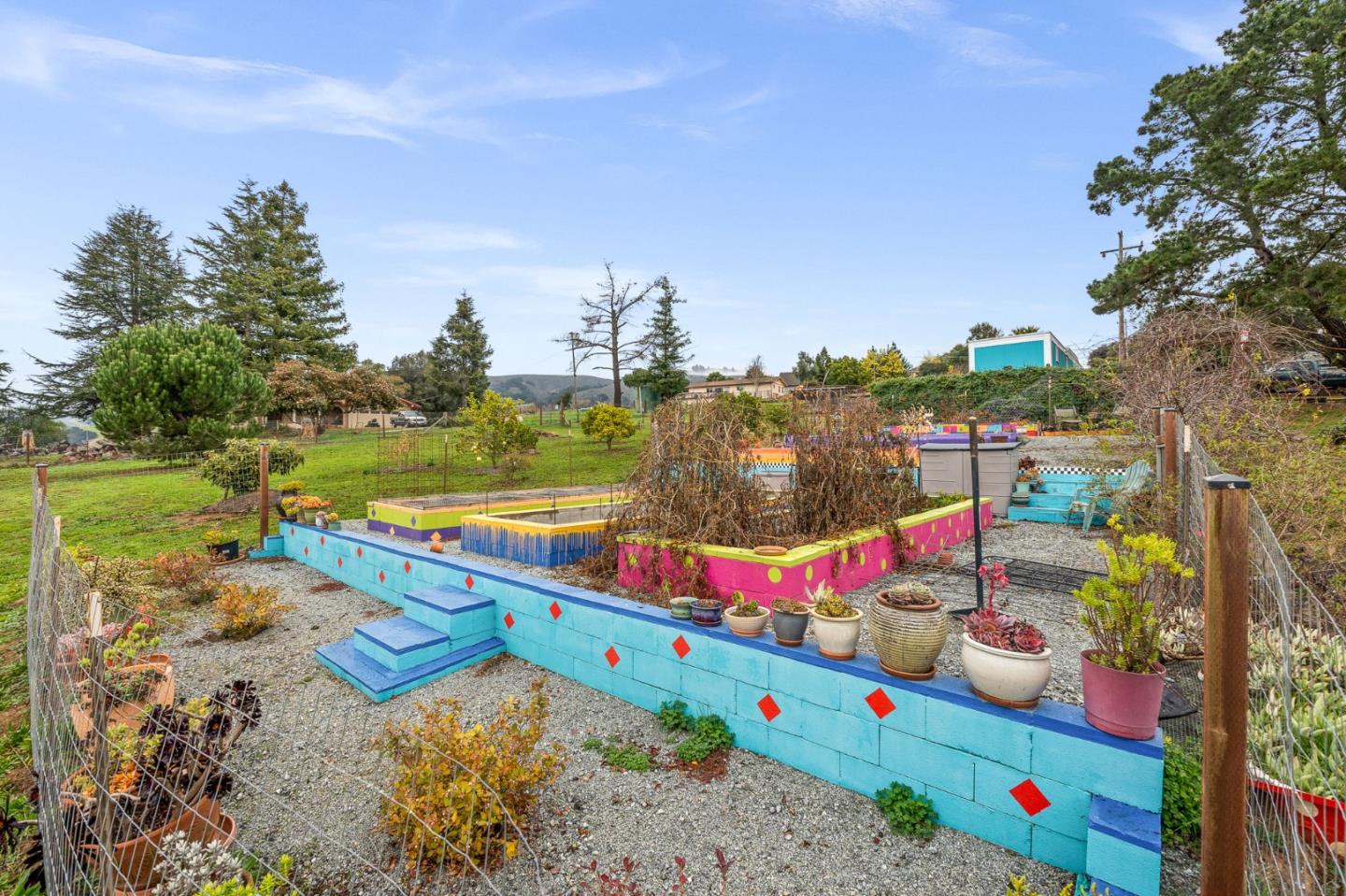 648 Farasi Lane