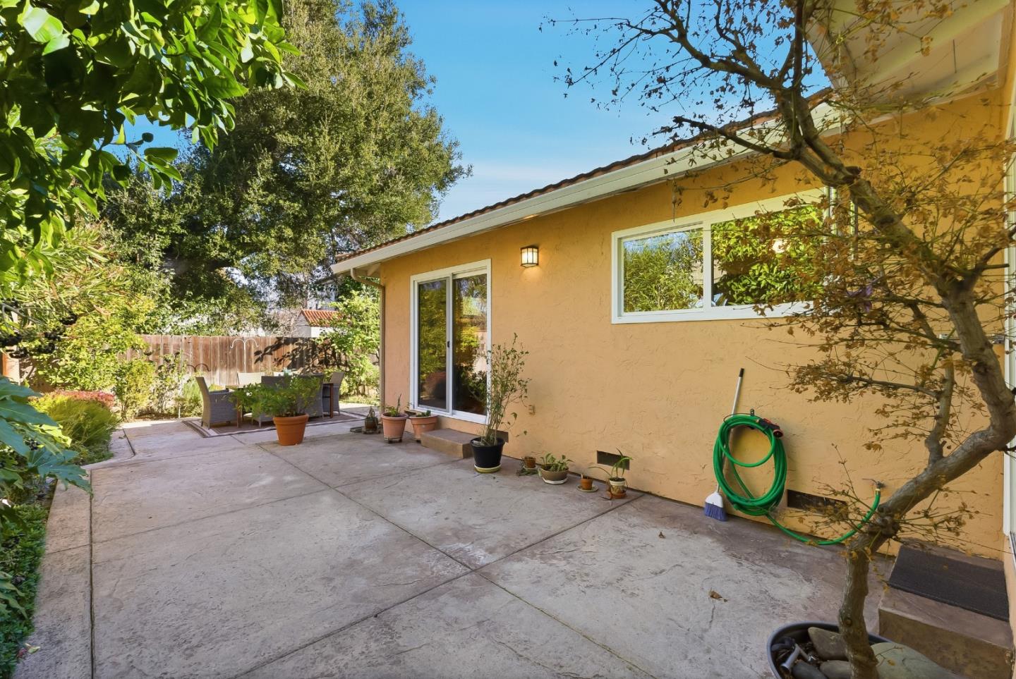 255 East Oakwood Boulevard