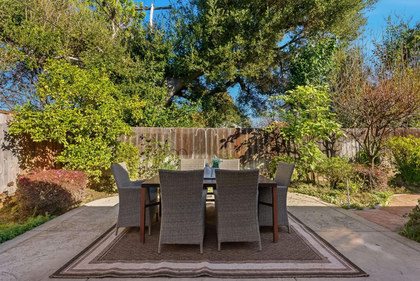255 East Oakwood Boulevard