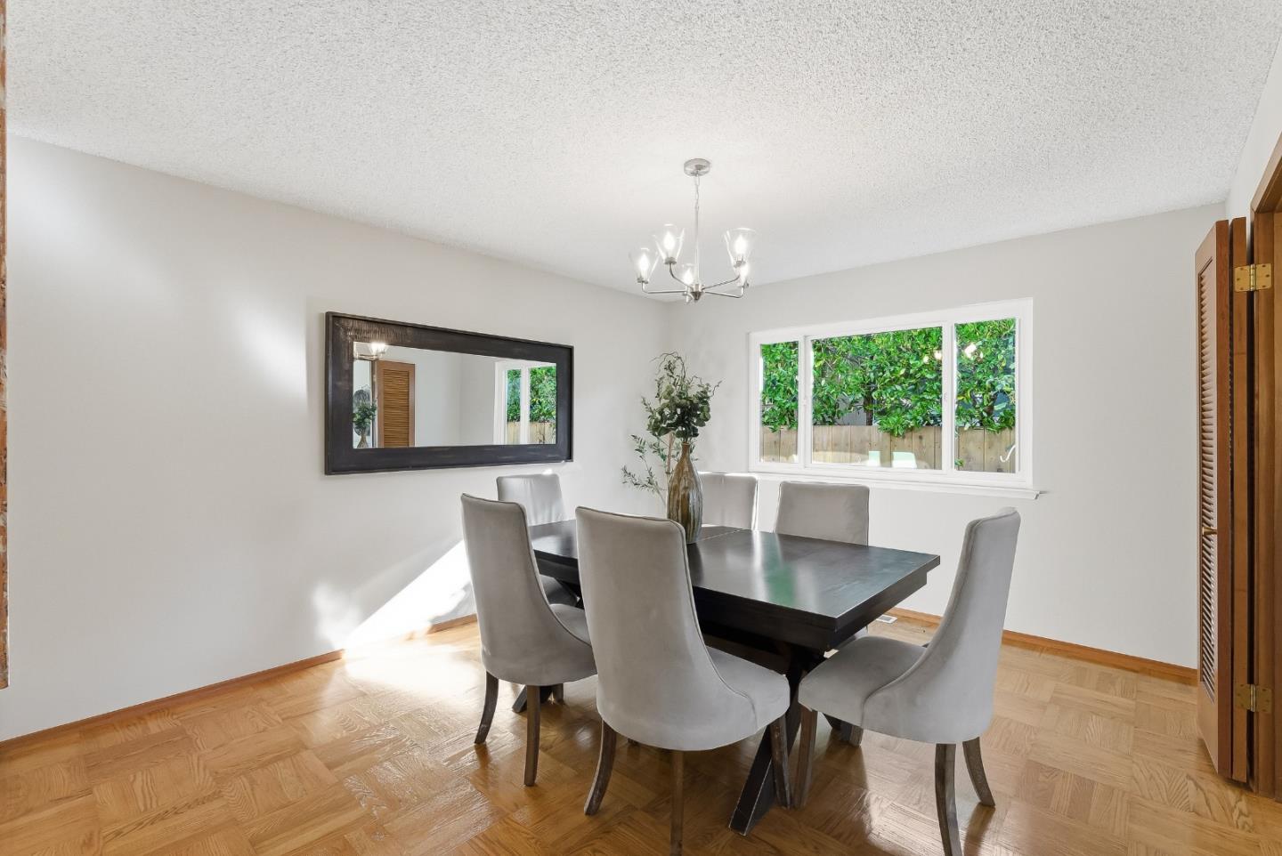 255 East Oakwood Boulevard