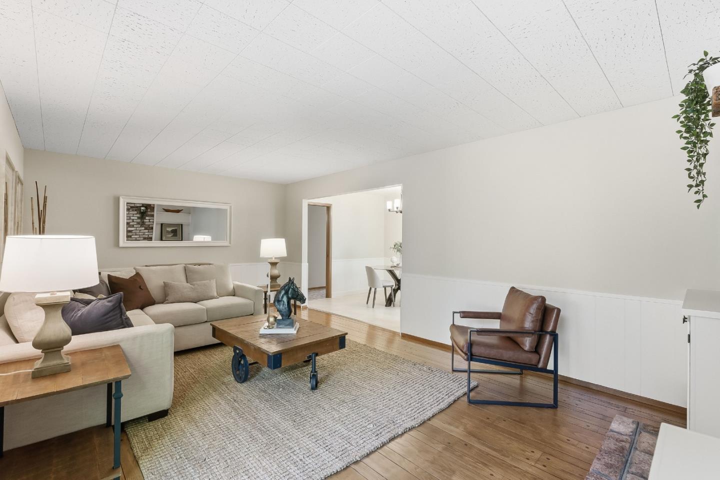 255 East Oakwood Boulevard