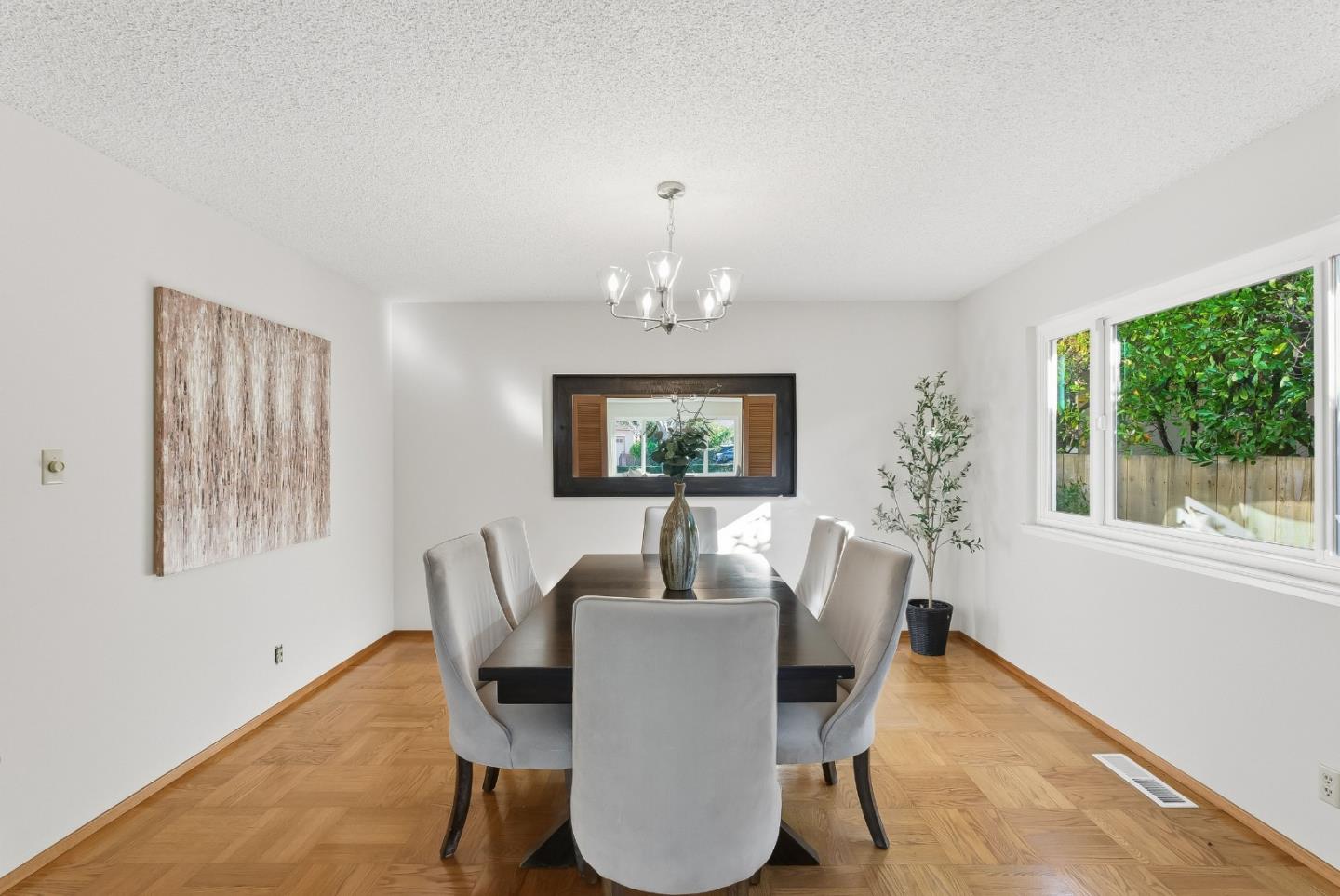 255 East Oakwood Boulevard