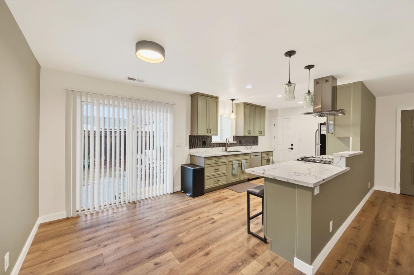 515 West Dunne Avenue