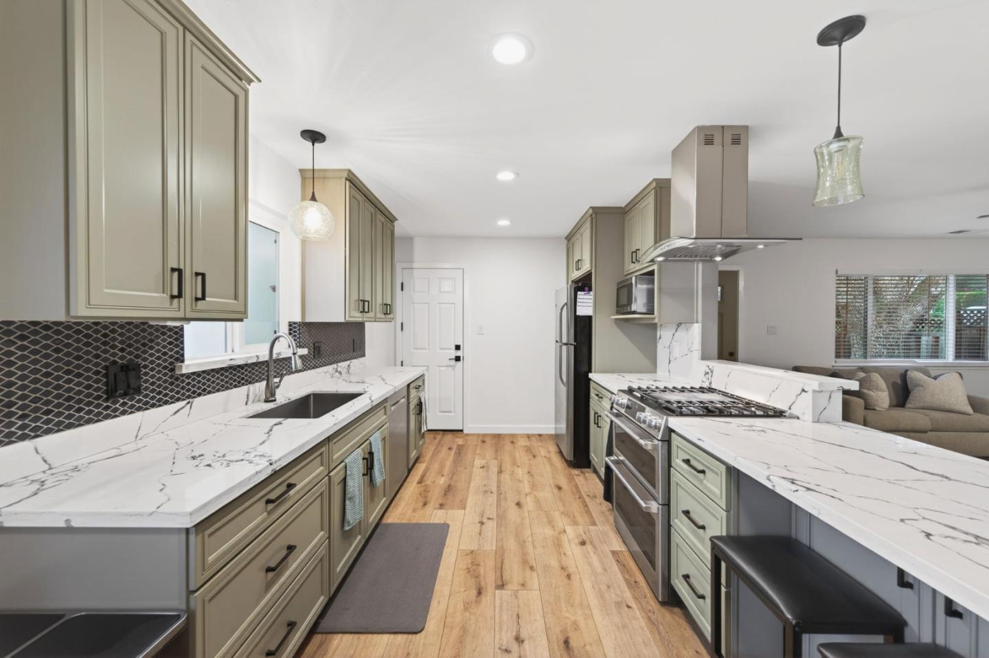 515 West Dunne Avenue
