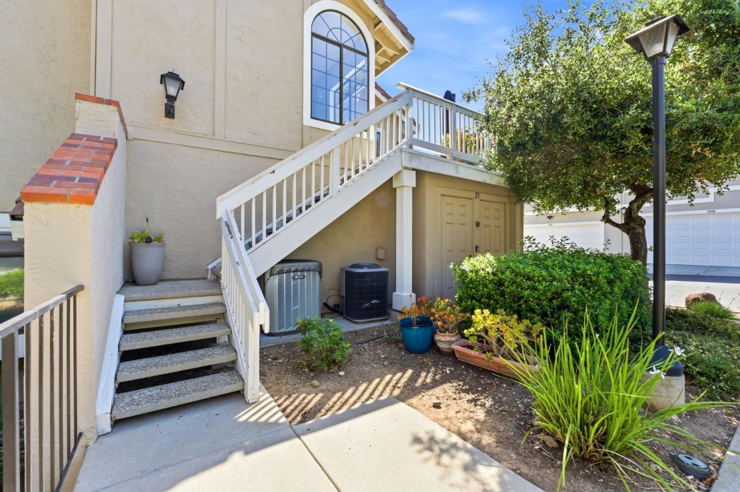 2845 Buena Knoll Court