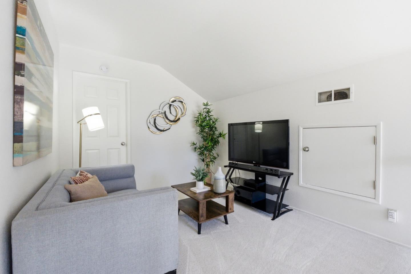 2845 Buena Knoll Court