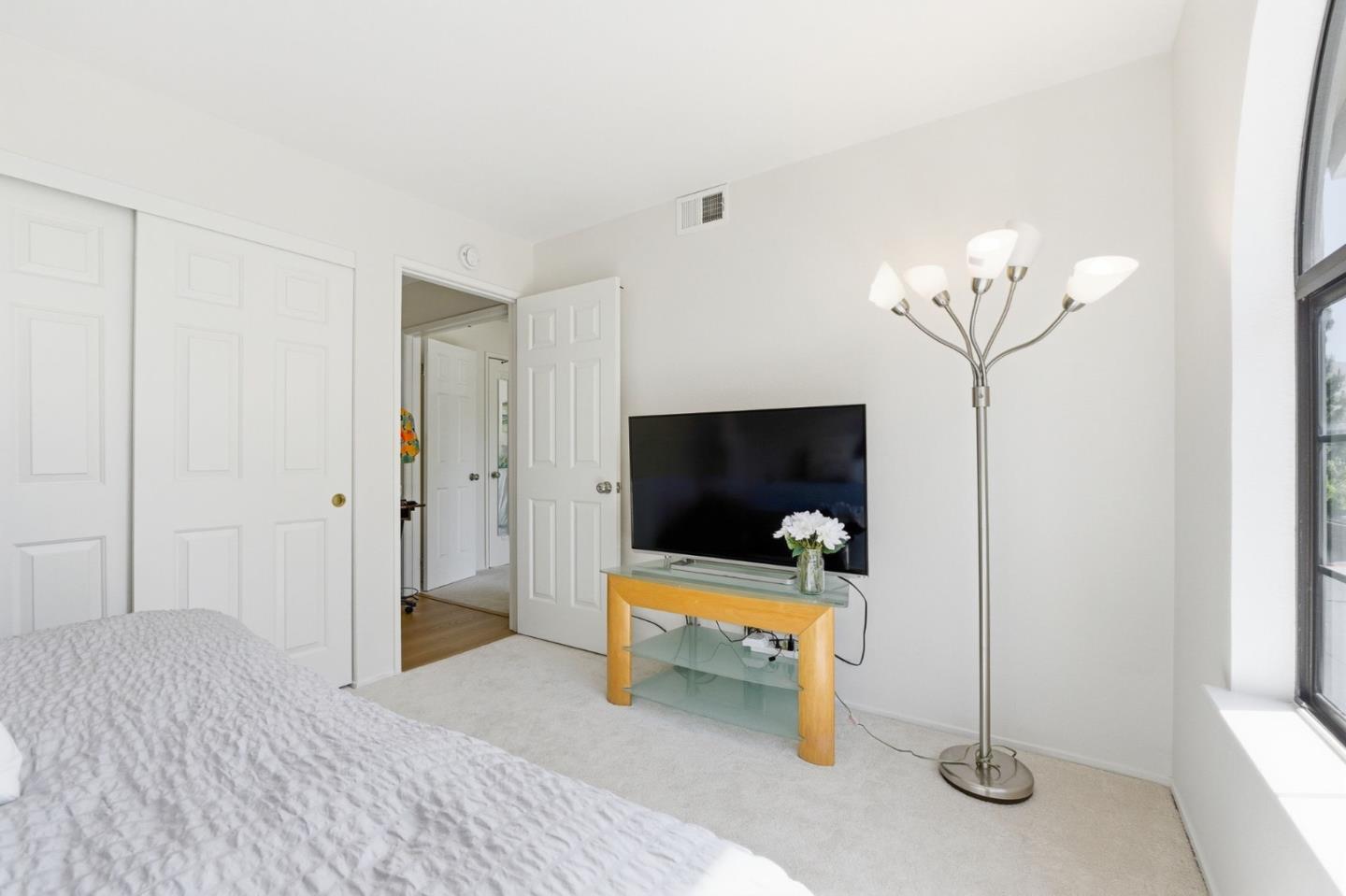 2845 Buena Knoll Court