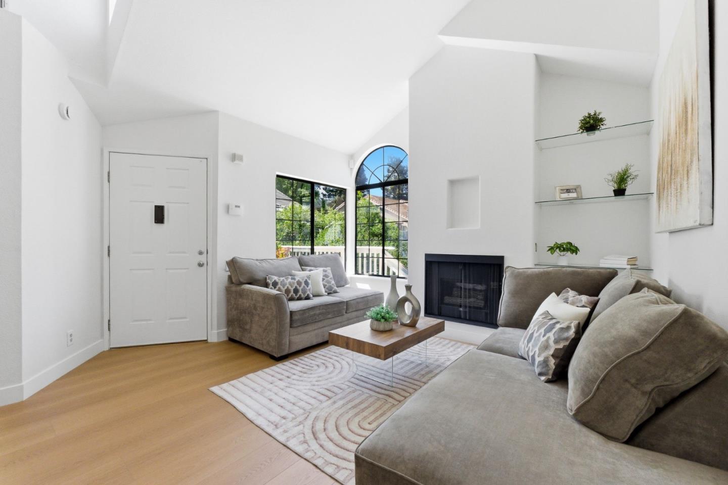 2845 Buena Knoll Court