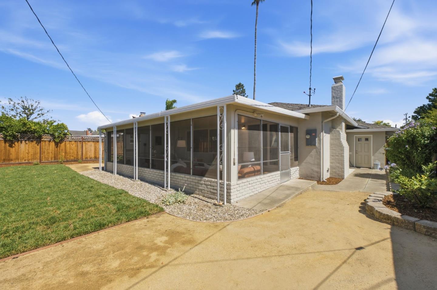 1543 Arbutus Drive