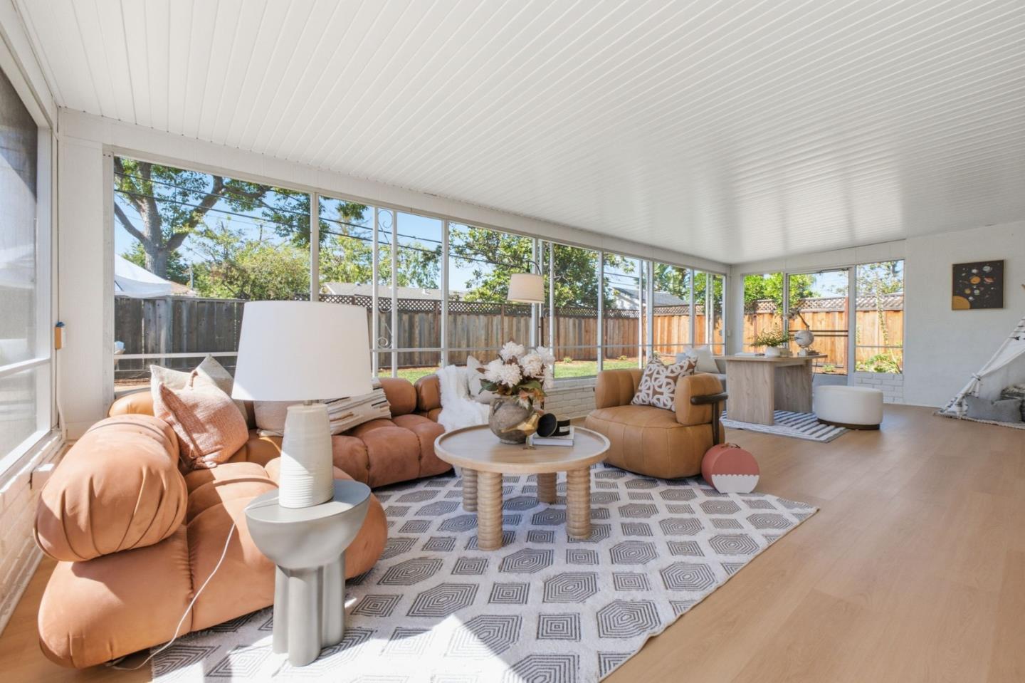 1543 Arbutus Drive