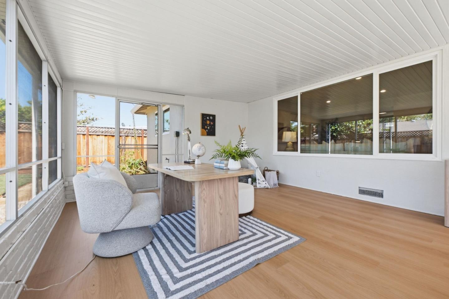1543 Arbutus Drive