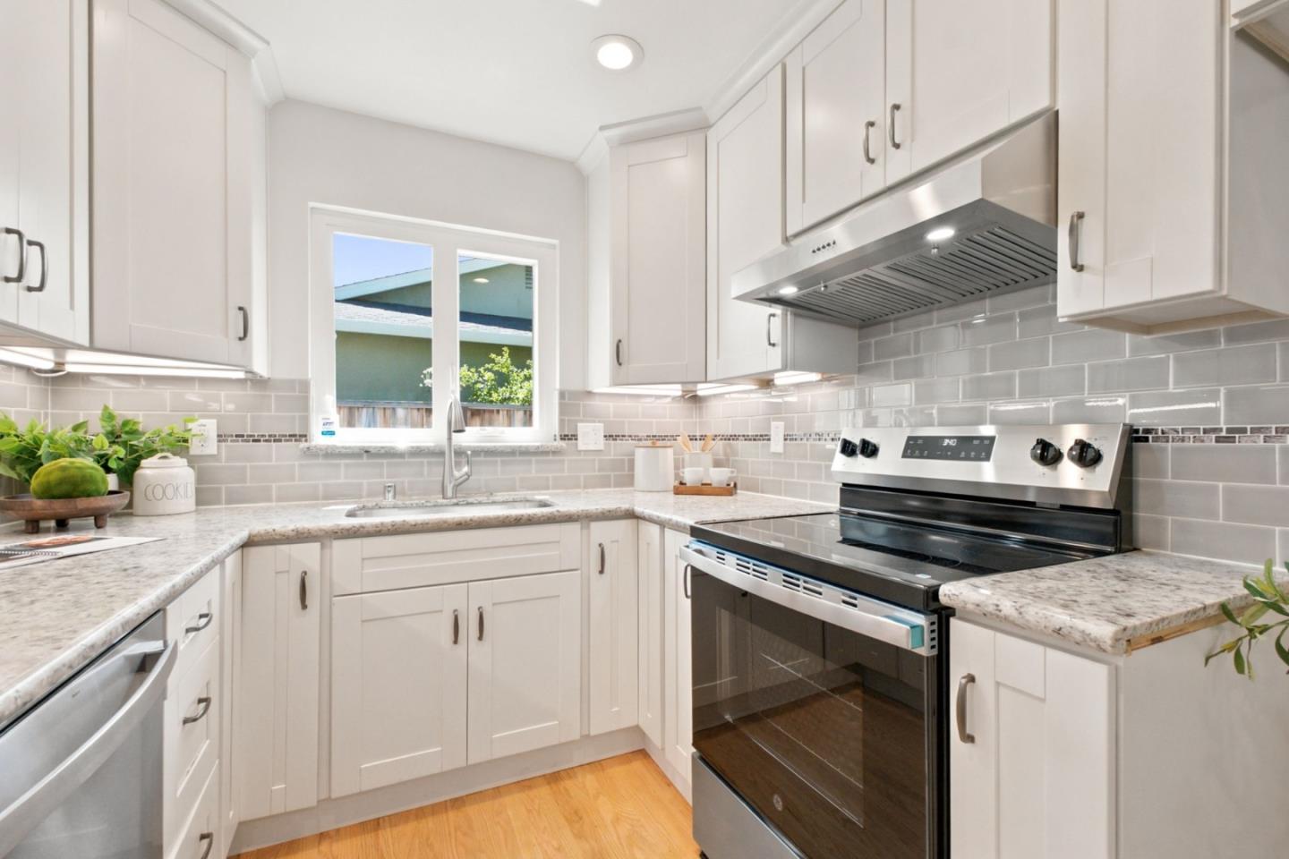 1543 Arbutus Drive