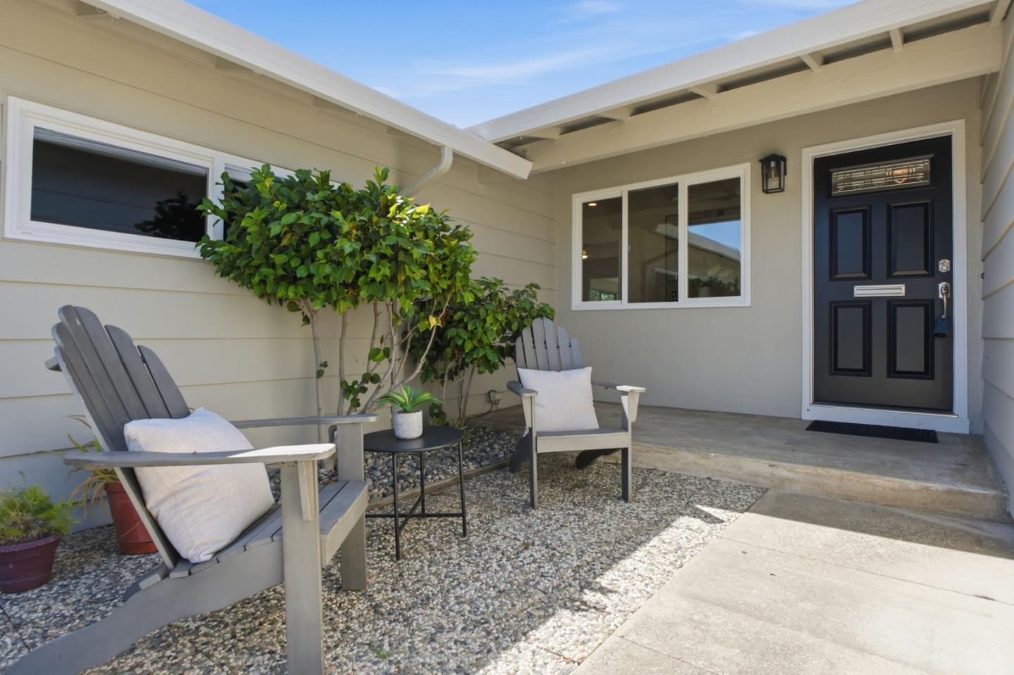 1543 Arbutus Drive