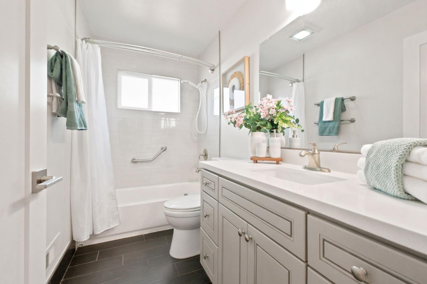 1543 Arbutus Drive