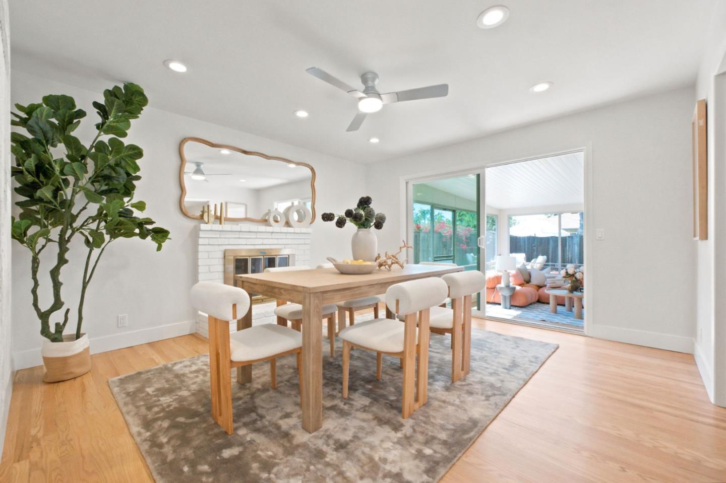 1543 Arbutus Drive