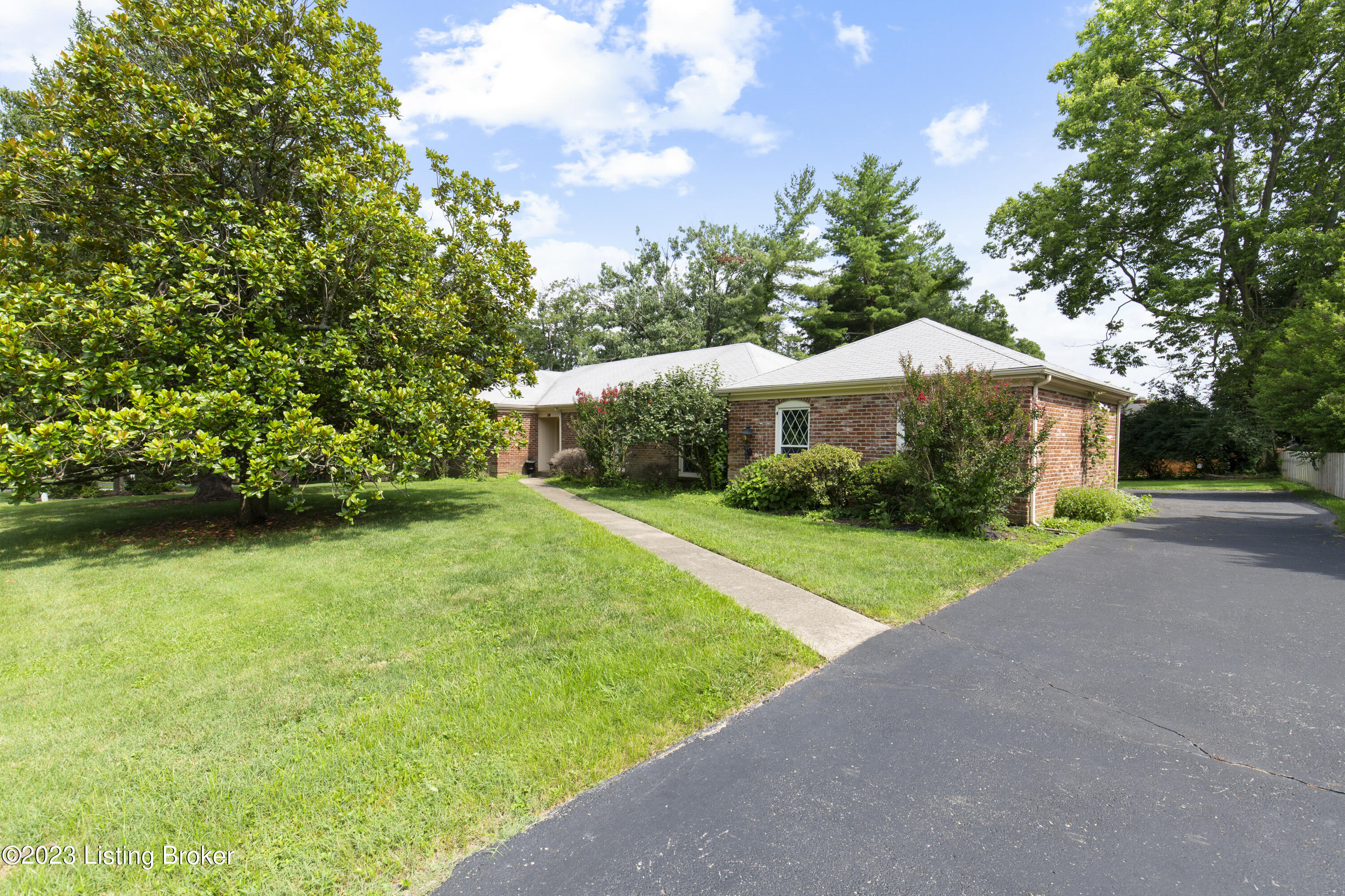 7104 Green Spring Dr