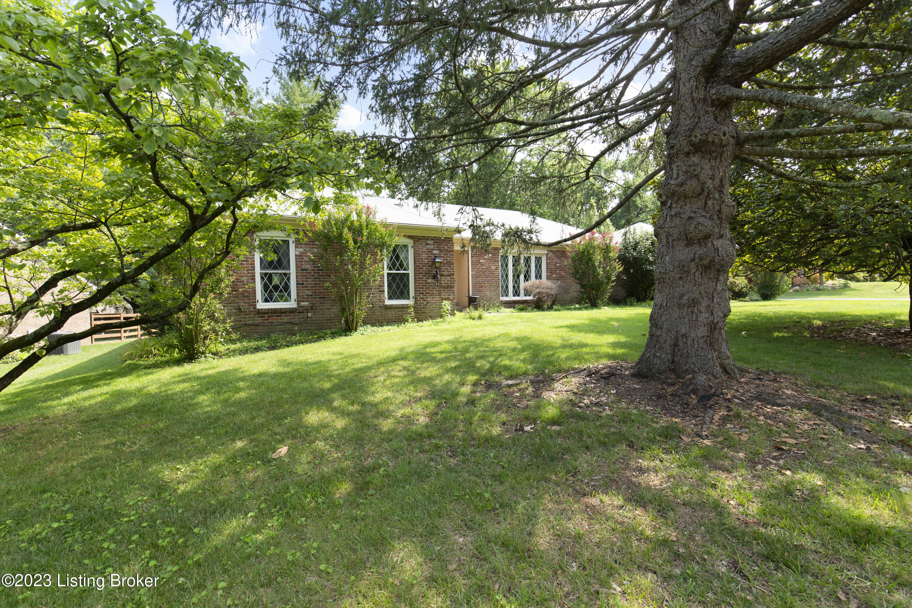 7104 Green Spring Dr