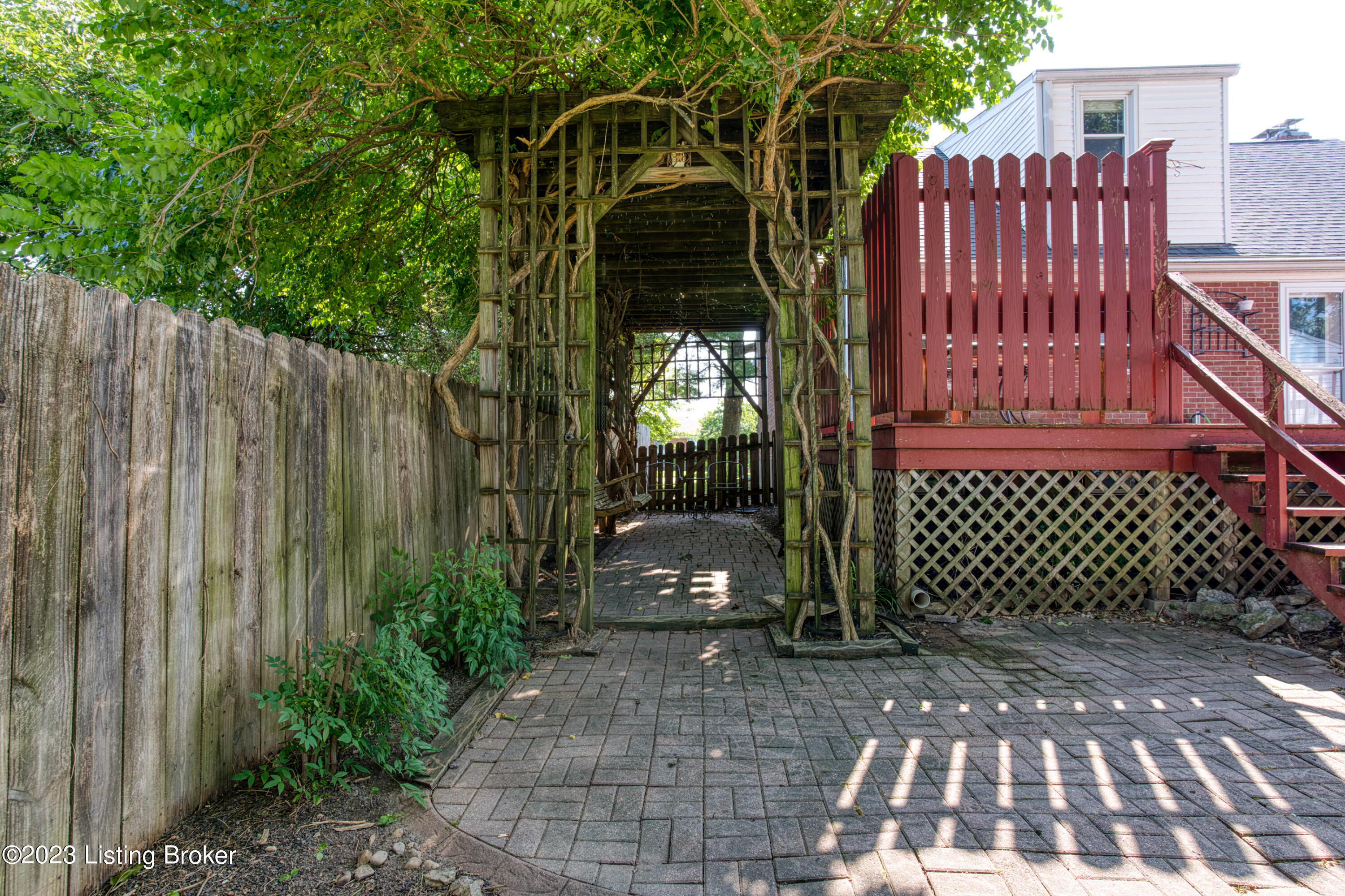 416 Scarsdale Rd