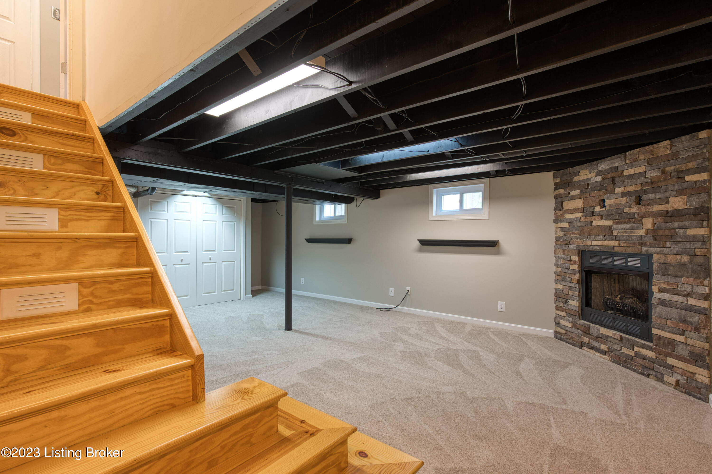 416 Scarsdale Rd