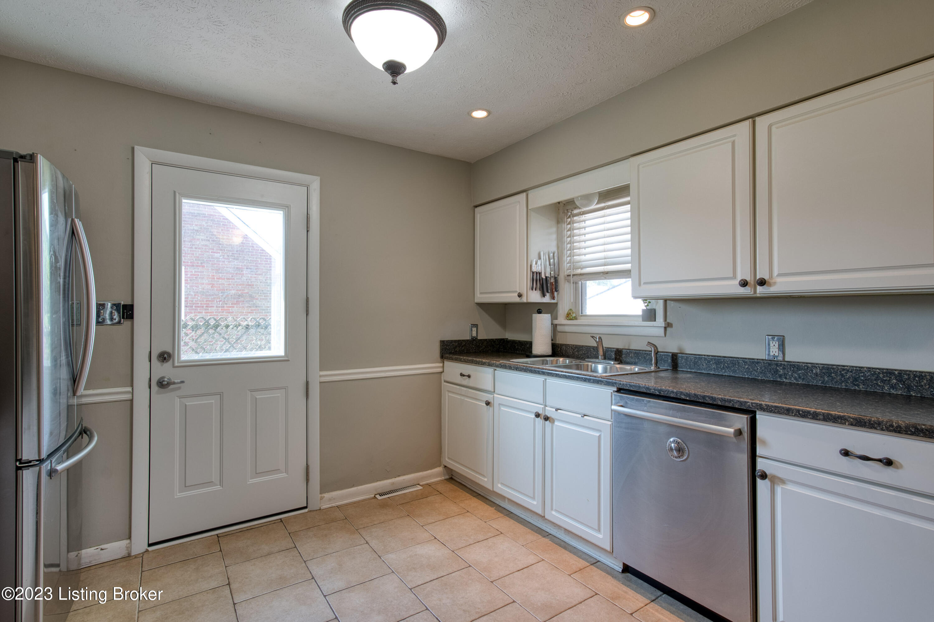 416 Scarsdale Rd
